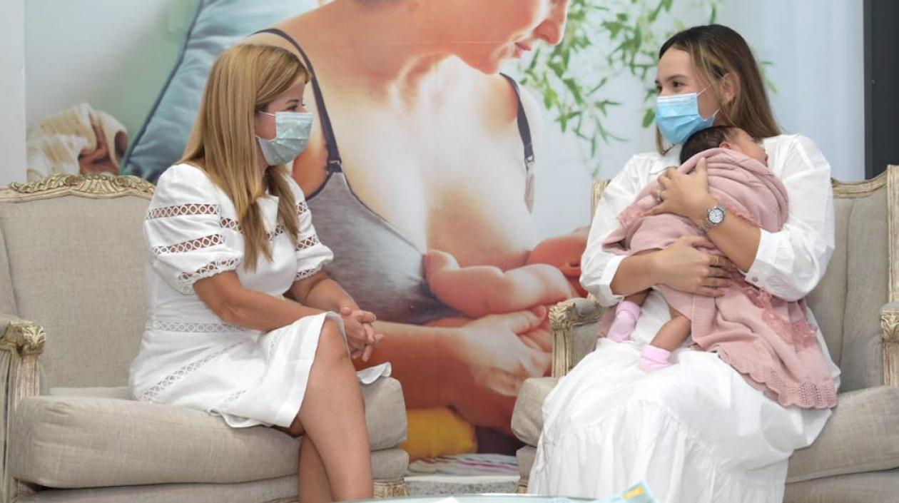 La Gobernadora Elsa Noguera durante la inauguración de la sala.