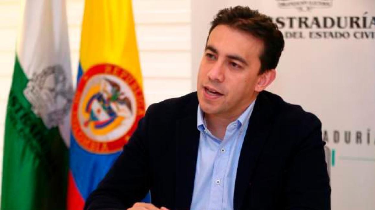 Alexander Vega, Registrador Nacional,