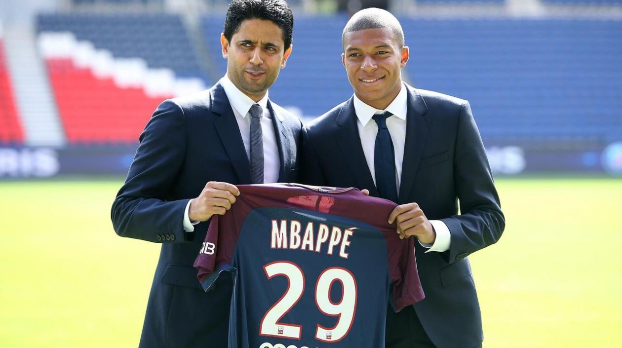  Nasser Al-Khelaifi y Kylian Mbappé. 