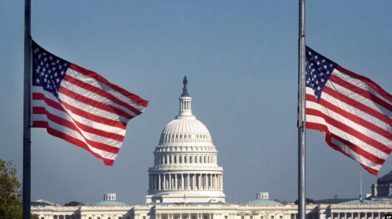 Bandera a media asta en los Estados Unidos