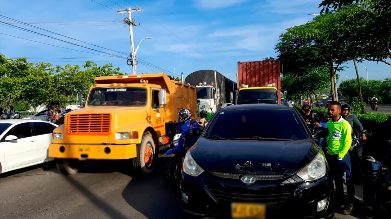 Protesta en la Circunvalar, frente a Puerta Dorada.