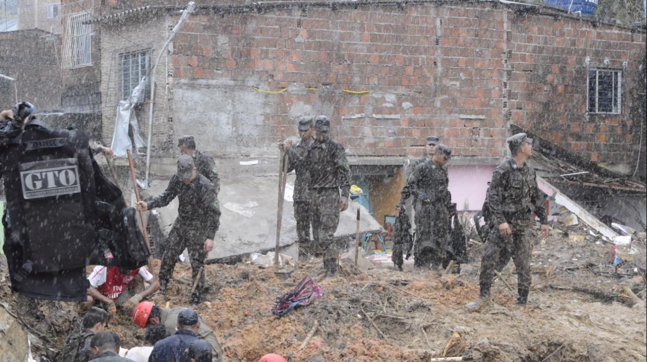 La mayoría de las víctimas falleció durante los deslizamientos de tierra ocurrido el sábado en la región metropolitana de Recife.