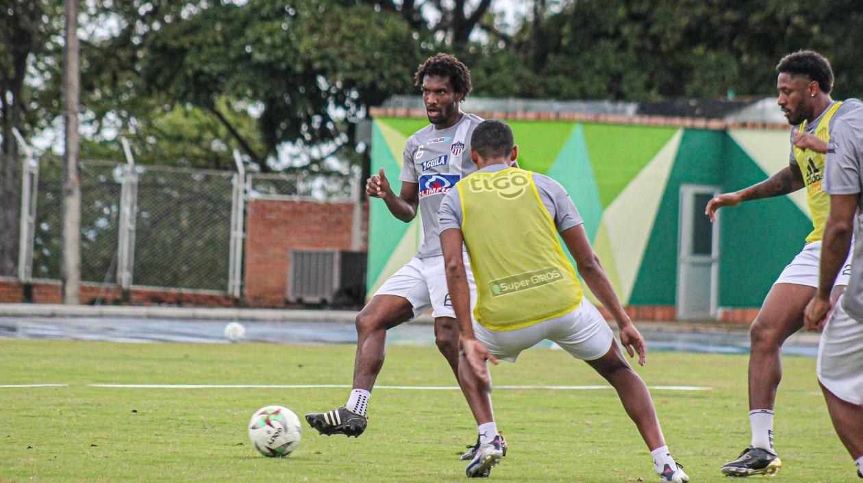 Didier Moreno sería uno de los titulares.