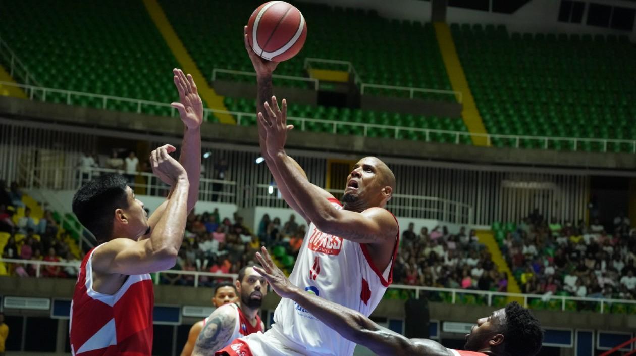 Titanes está a un paso de la final. 