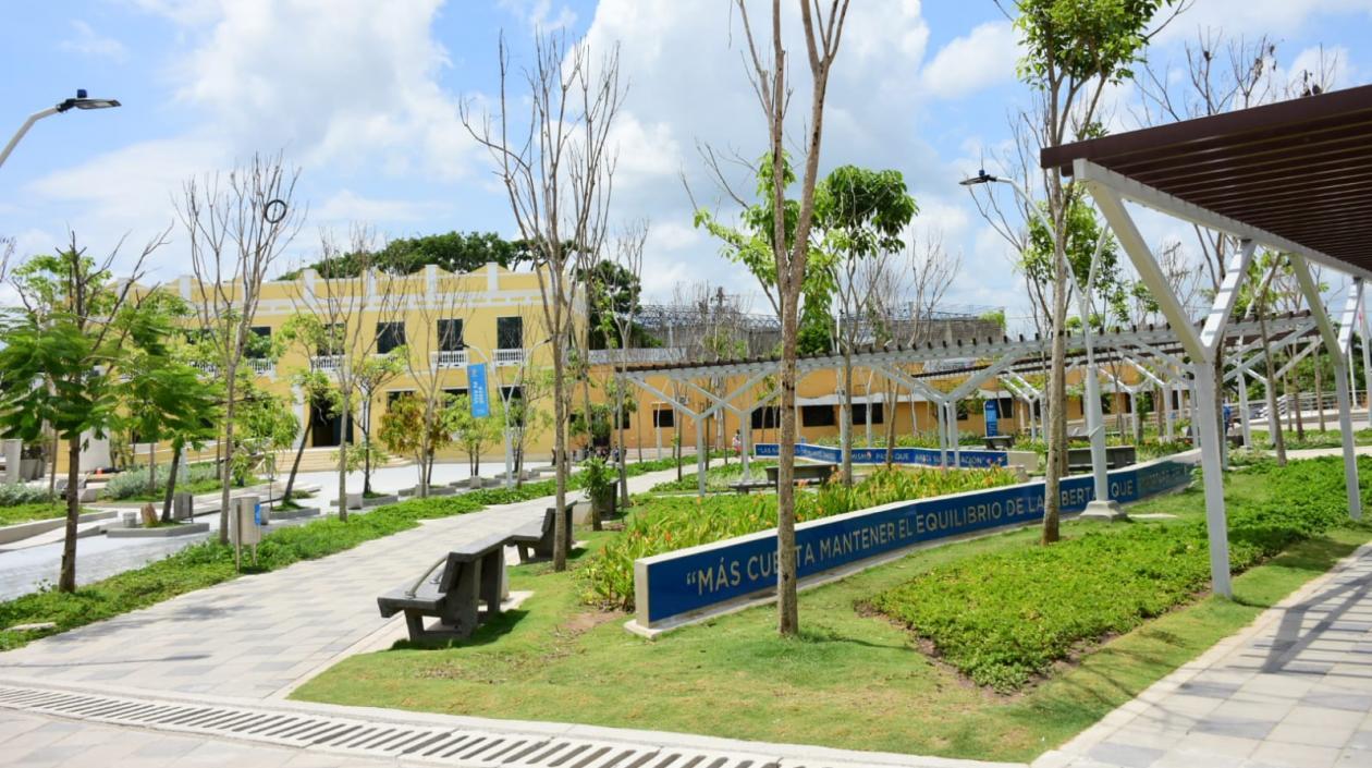 La imponente plaza de Soledad.