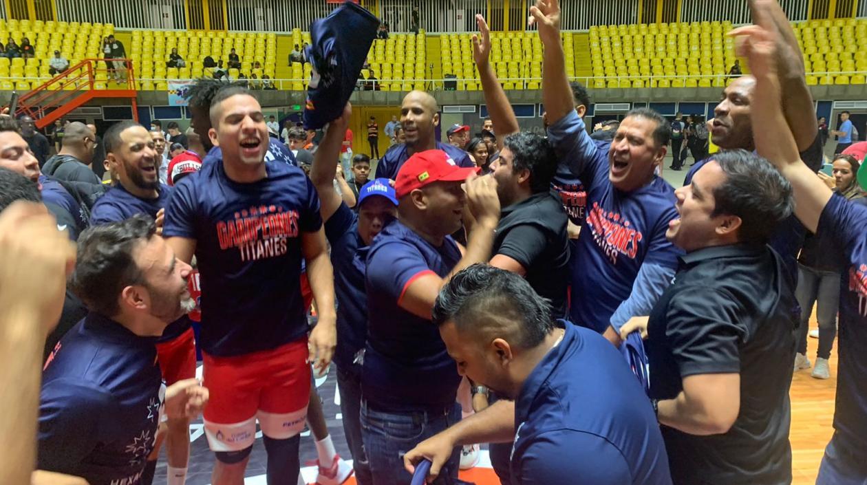 Titanes celebra el título