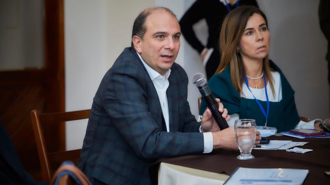 Carlos Camargo, Defensor del Pueblo.