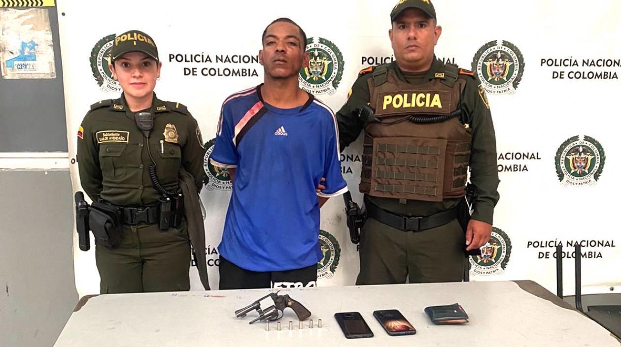 El presunto delincuente capturado.