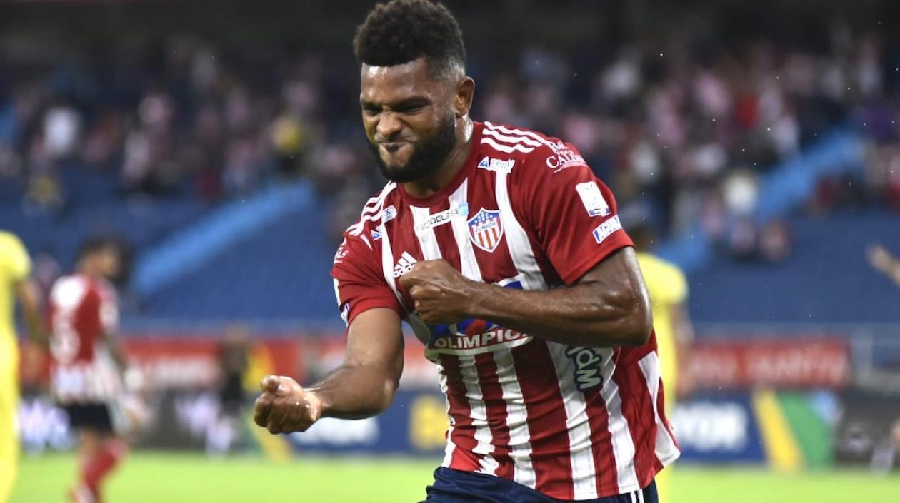 Miguel Ángel Borja celebrando el gol del triunfo ante Atlético Bucaramanga.