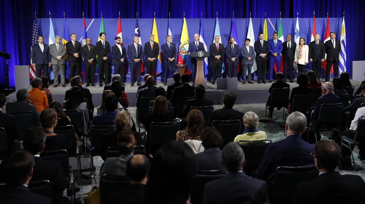 Imagen de los mandatarios.