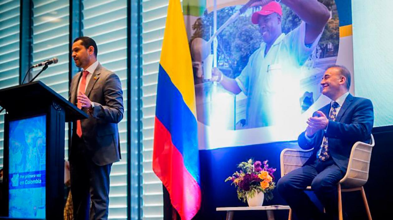 El Ministro del Interior, Daniel Palacios, explicando las estrategias.