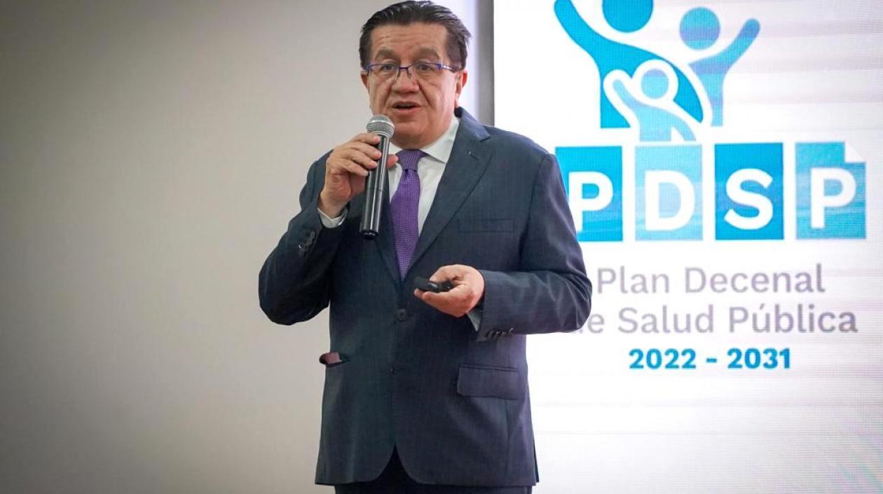 El Ministro Fernando Ruiz presentando el Plan Decenal de Salud.