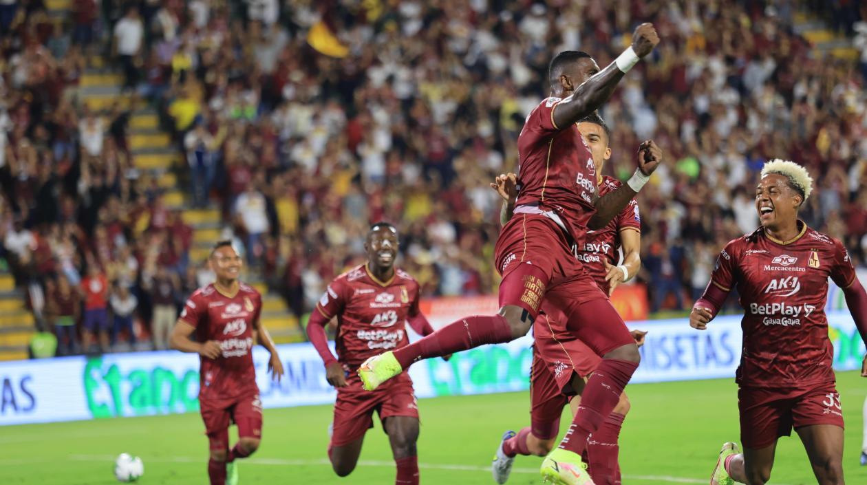 Sergio Mosquera celebra el gol de la clasificación a la final. 