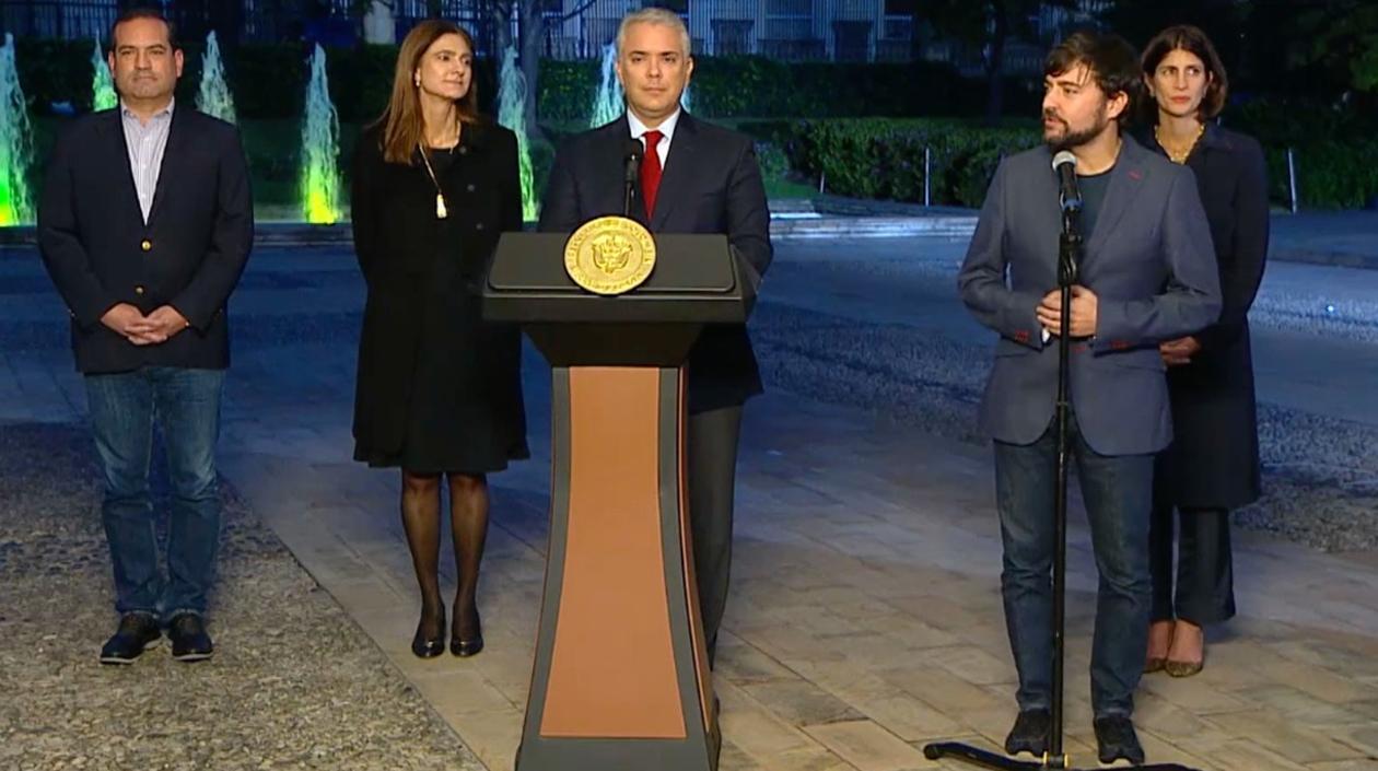 Presidente se compromete a buscar alternativas para APP del Río.