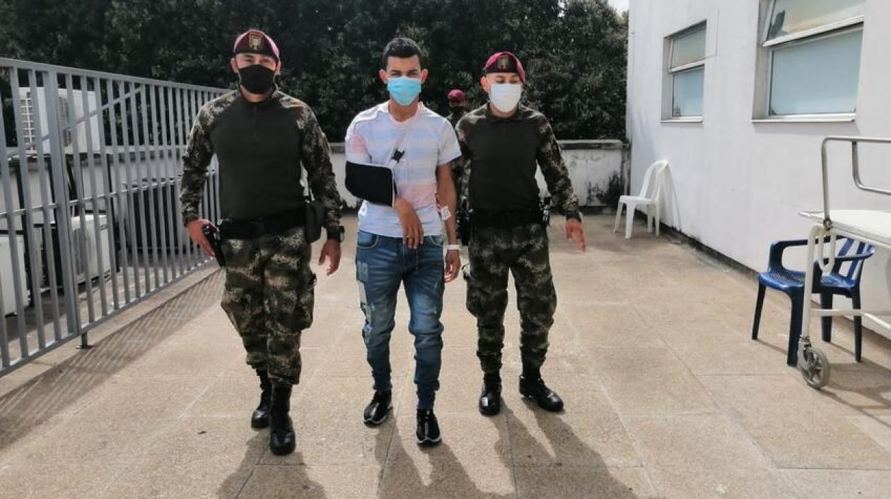 Alias 'Kewin', cuando era conducido a una guarnición militar.