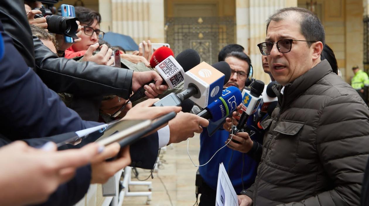 Fiscal Francisco Barbosa, concediendo declaraciones.