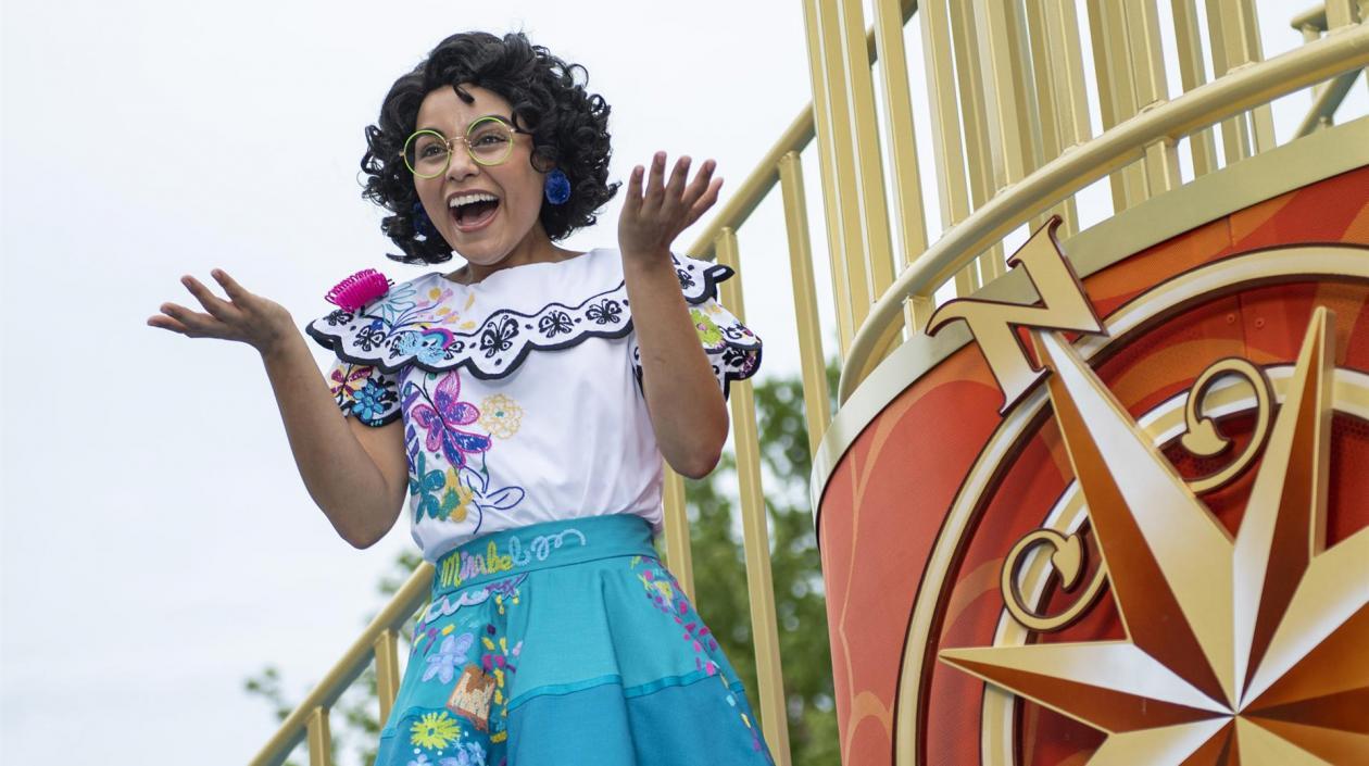 Mirabel, la heroína de "Encanto".