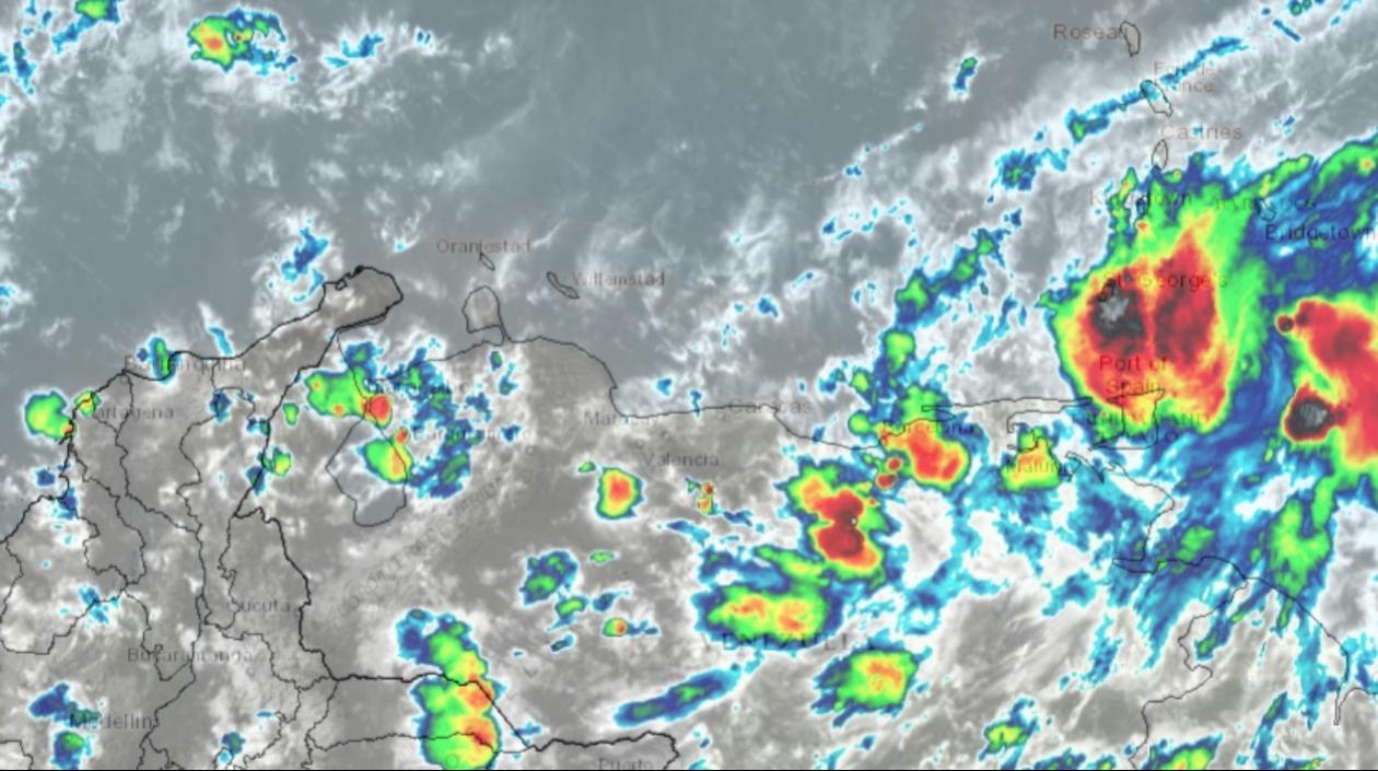 A lado derecho se observa el ingreso del fenómeno al Mar Caribe. 