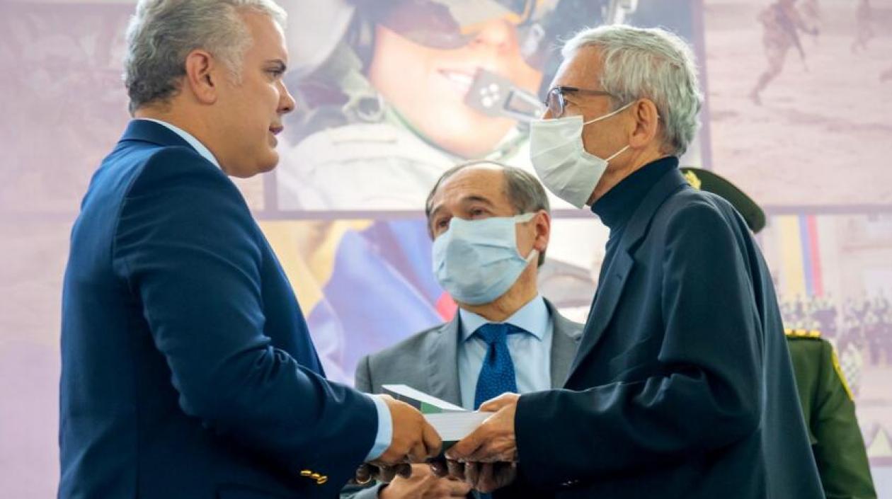 Iván Duque y Francisco de Roux.