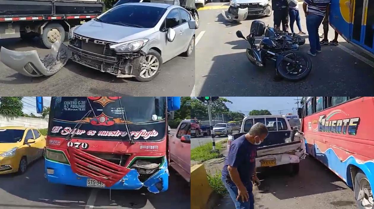 Los vehículos implicados en el accidente múltiple. 