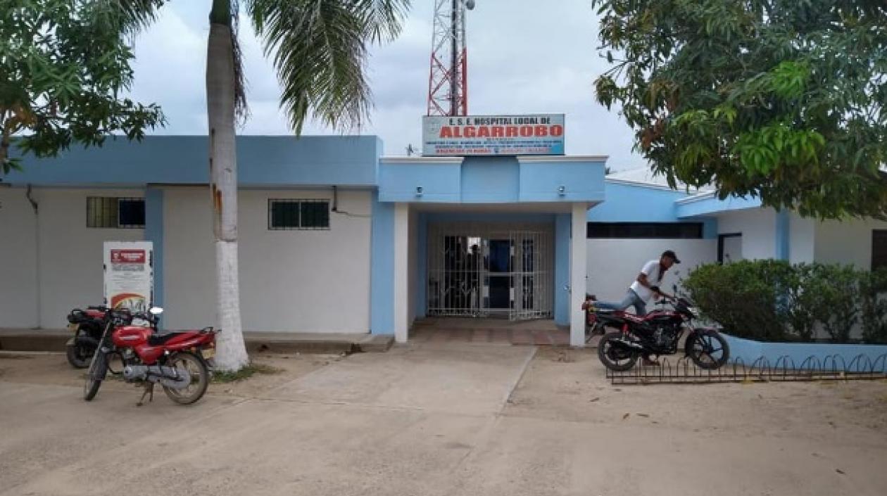 Hospital de Algarrobo en el que fueron atendidos contratista y concejal.