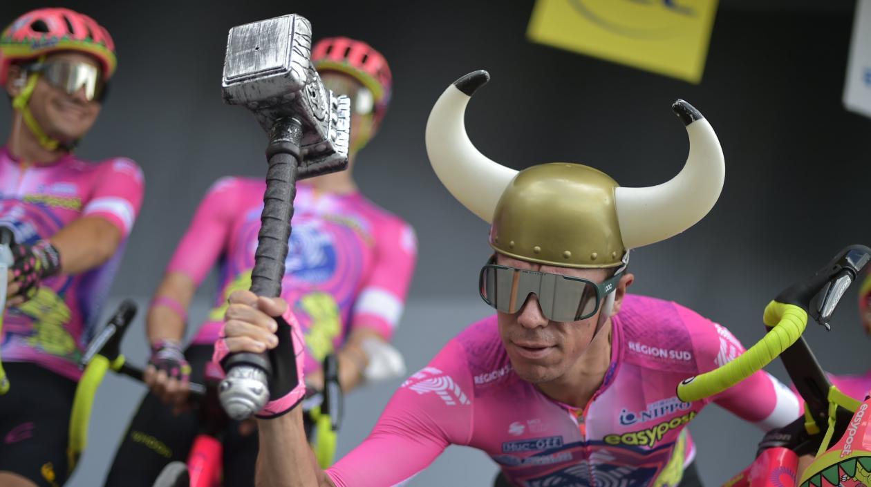 Rigoberto Urán disfrazado del dios vikingo Thor. 