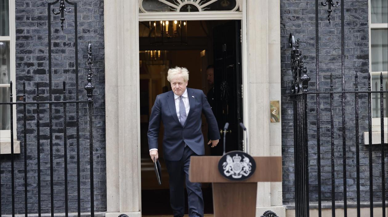 El renunciante Primer Ministro Boris Johnson minutos antes de anunciar su renuncia.