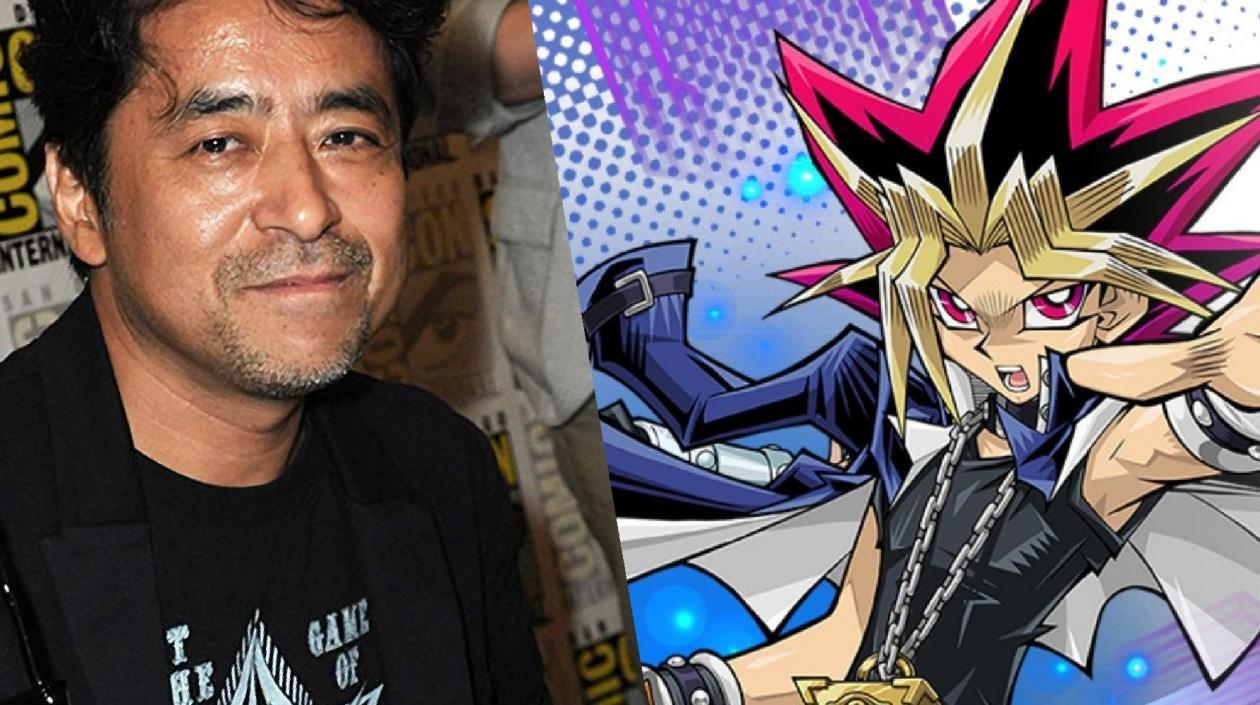 Kazuki Takahashi al lado de su personaje más famoso, Yugi Moto. 