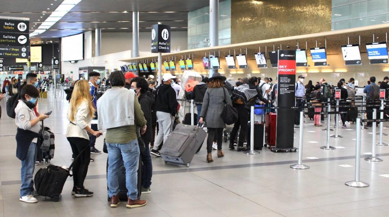 El tráfico aéreo de pasajeros se duplicó en el primer semestre.