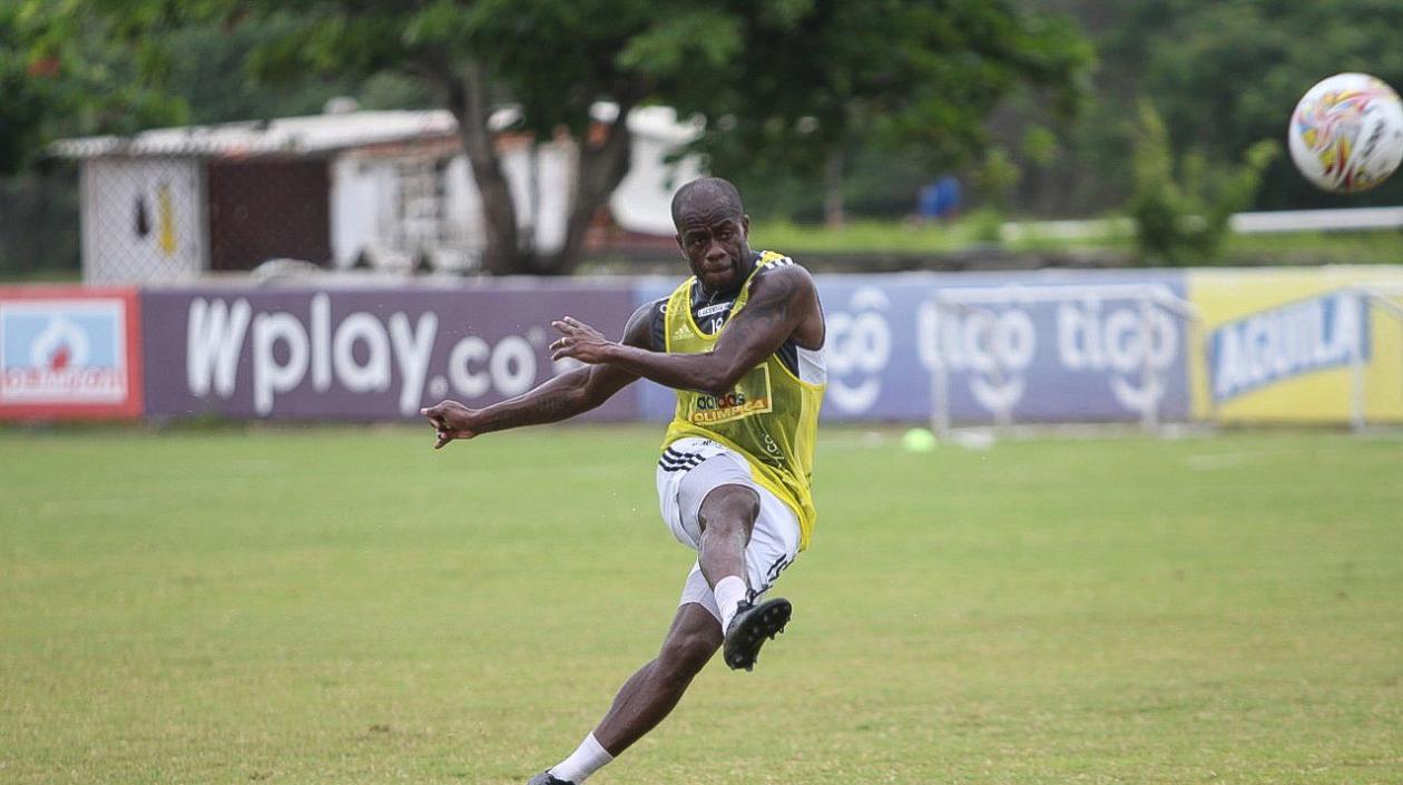 Carmelo Valencia comandará el ataque de Junior. 