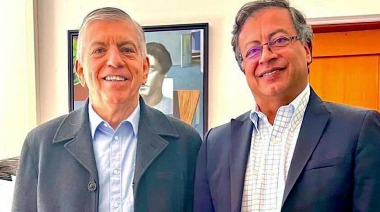César Gaviria Trujillo y Gustavo Petro Urrego.