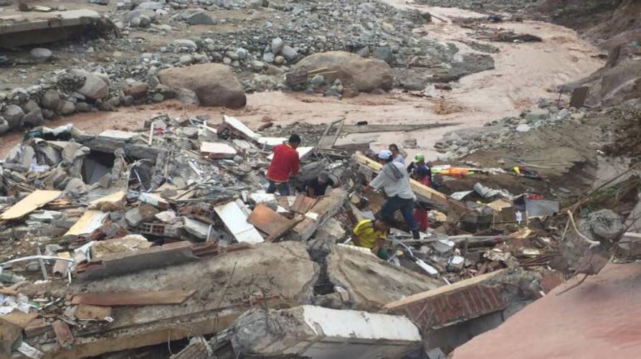 Aspecto de los destrozos que dejó una de las avalanchas. 