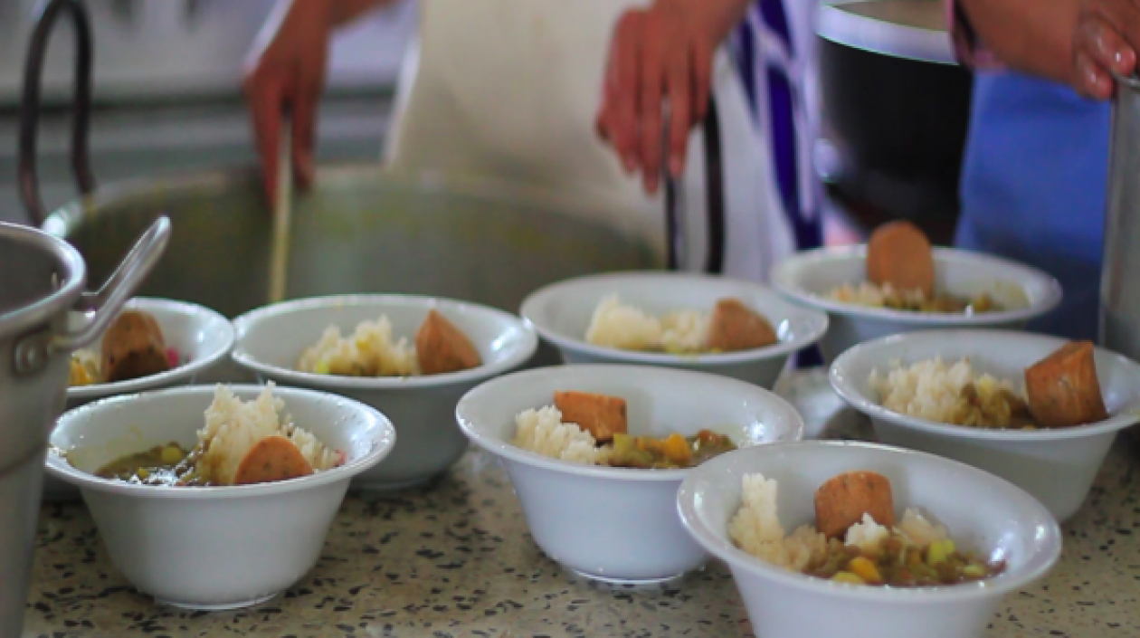 La Procuradora urgió a los alcaldes adoptar medidas urgentes para cumplir con el PAE.