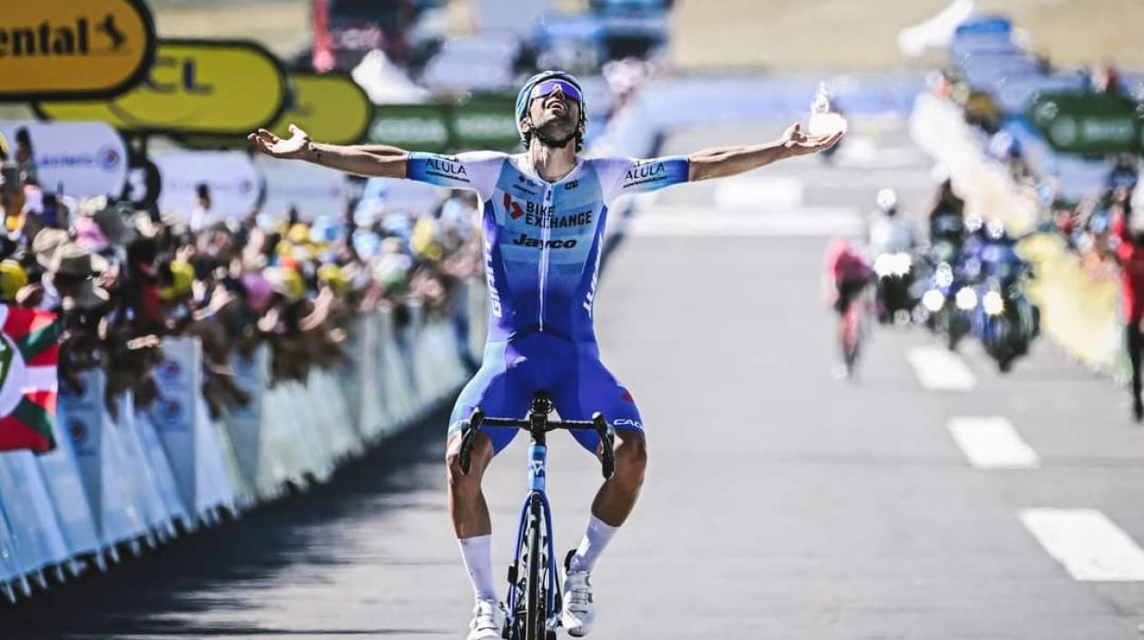 Michael Matthews se impone en la meta. 