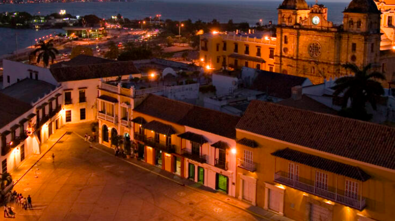 La pareja fue sorprendida teniendo relaciones en el balcón de un hotel en el centro histórico