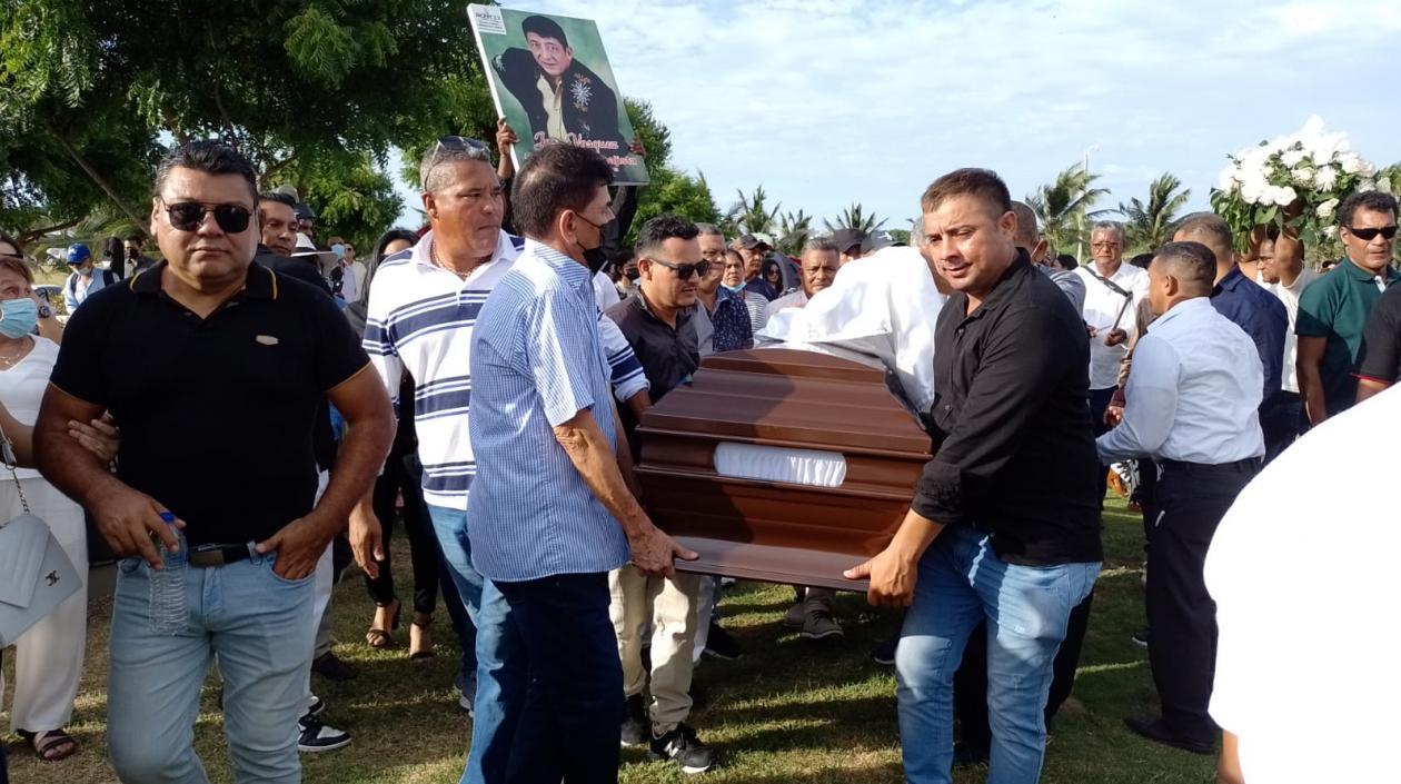 Multitudinaria despedida a José Vásquez, 'Quévaz'