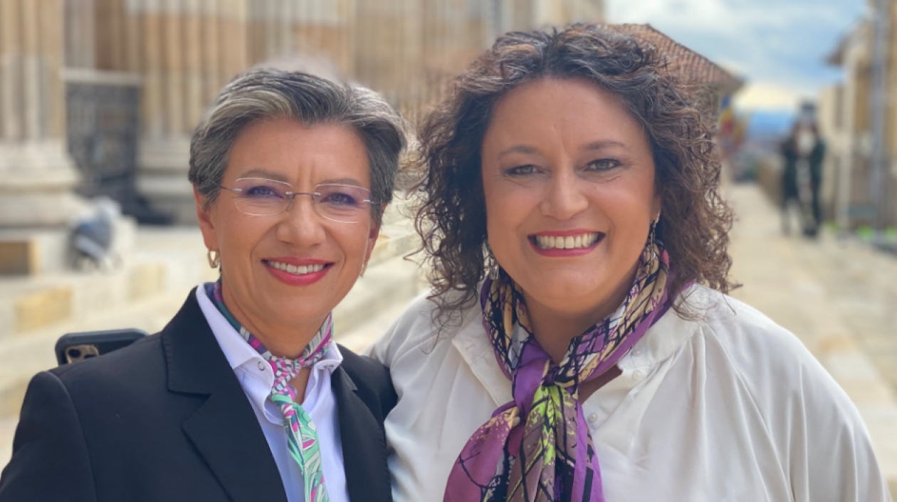 Claudia López junto a la senadora Angelica Lozano. 