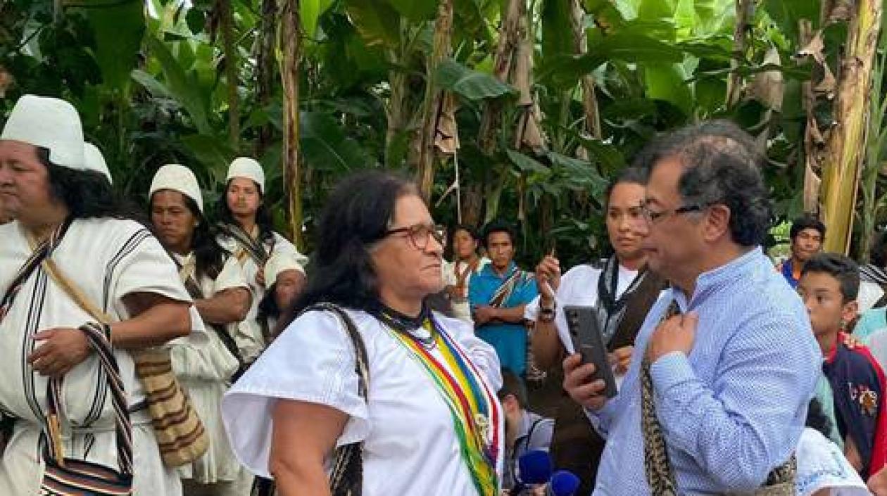 Leonor Zalabata con el presidente electo Gustavo Petro.