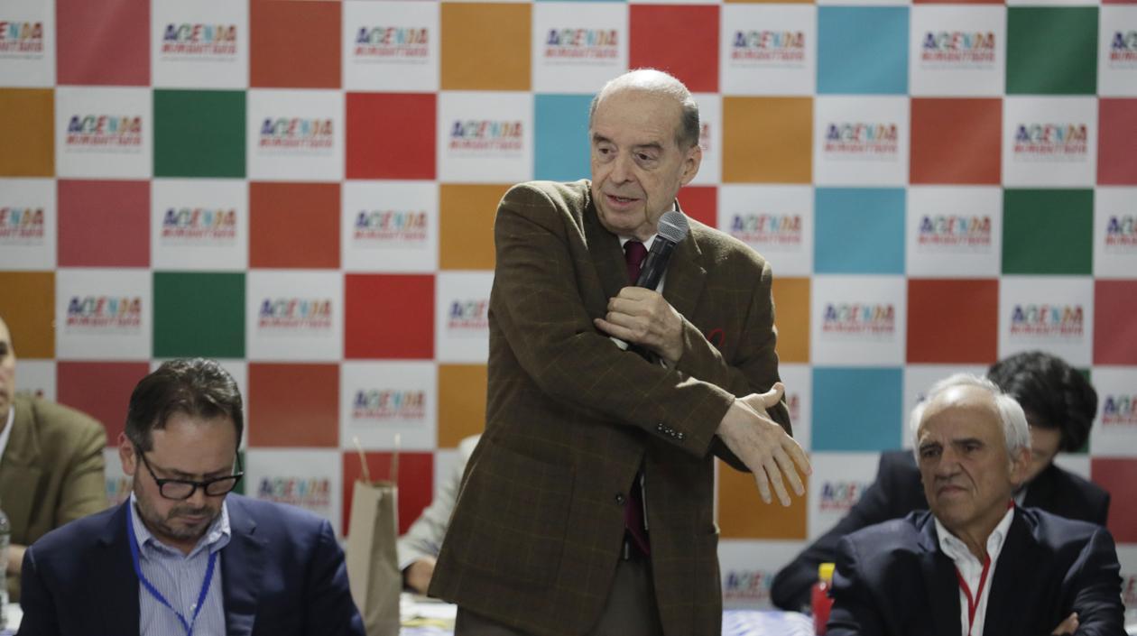 El canciller designado por el Gobierno del presidente electo de Colombia, Gustavo Petro, Álvaro Leyva.