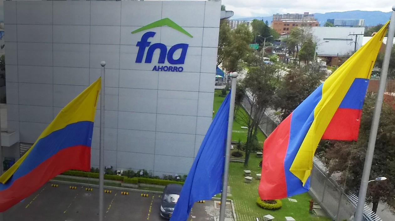 Edificio donde funciona el Fondo Nacional del Ahorro. 