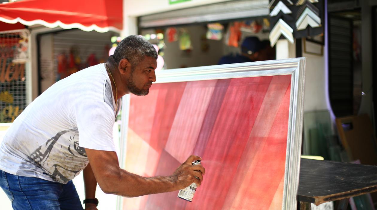 Artesano en la Esquina del arte. 