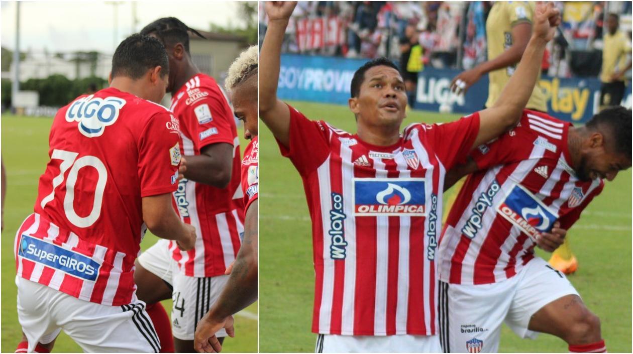 Carlos Bacca, delantero porteño, celebra su gol en el regreso a Junior. 