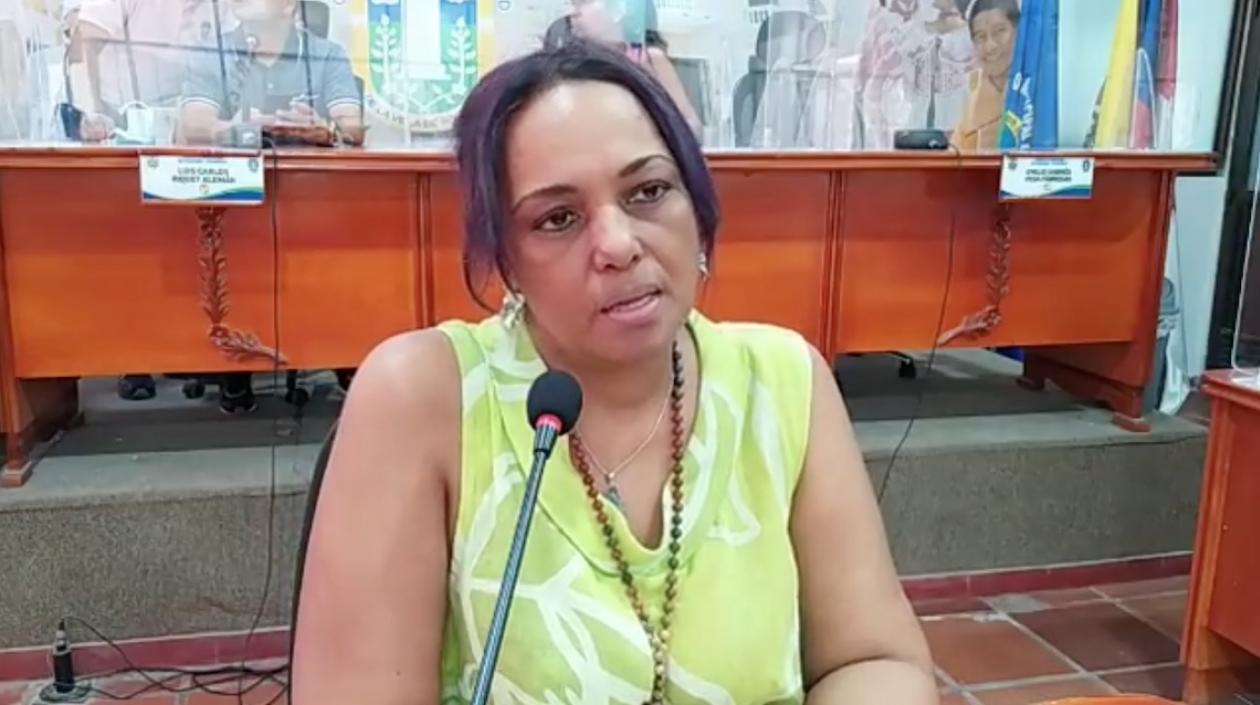 La Secretaria General de la Alcaldía de Soledad Amalfi Gaviria, sustentando el proyecto en el Concejo.