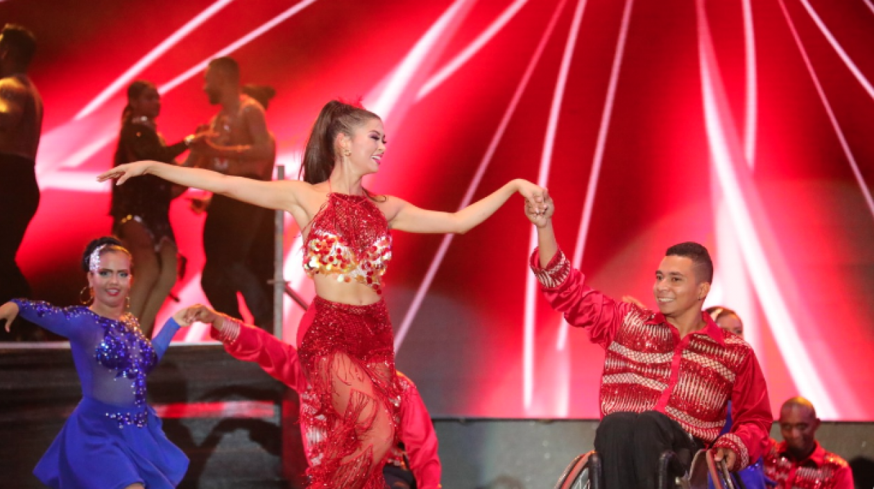 La Reina Valeria Charris encabeza la delegación.