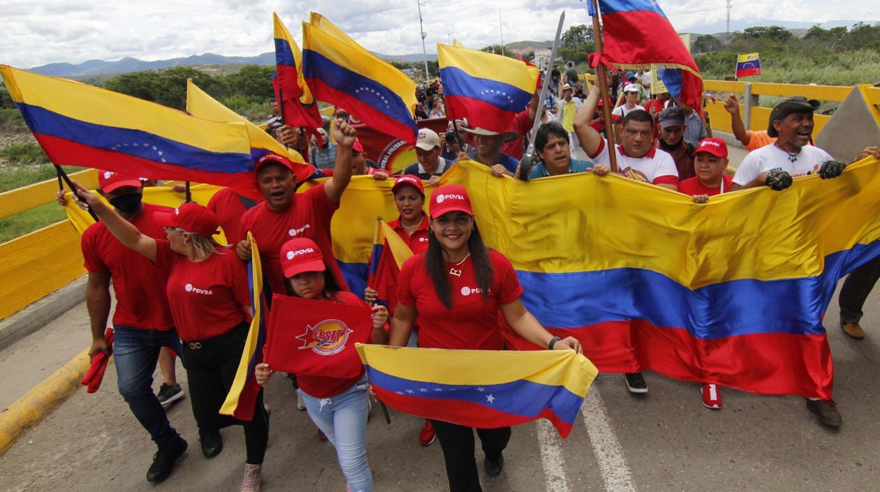 Imagen de la fiesta en la frontera.