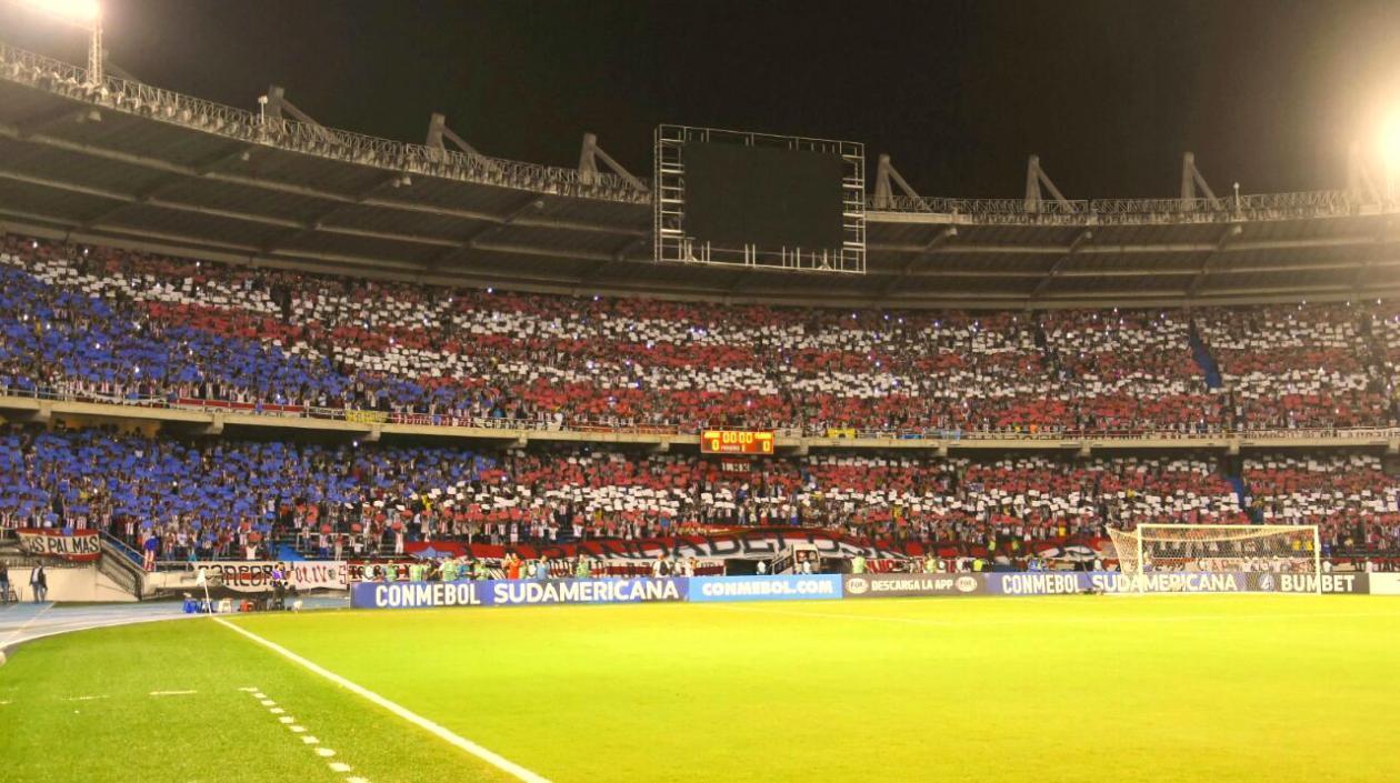 Hinchas en el estadio Metropolitano. 