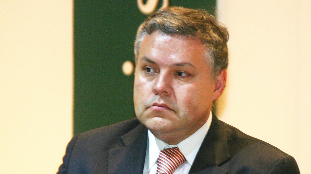 Néstor Osuna, Ministro de Justicia.