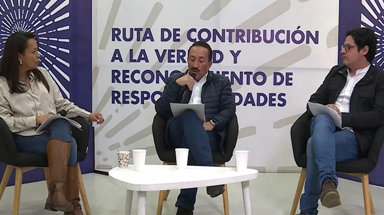 Hugo Aguilar, centro, de sus declaraciones a la Comisión de la Verdad.