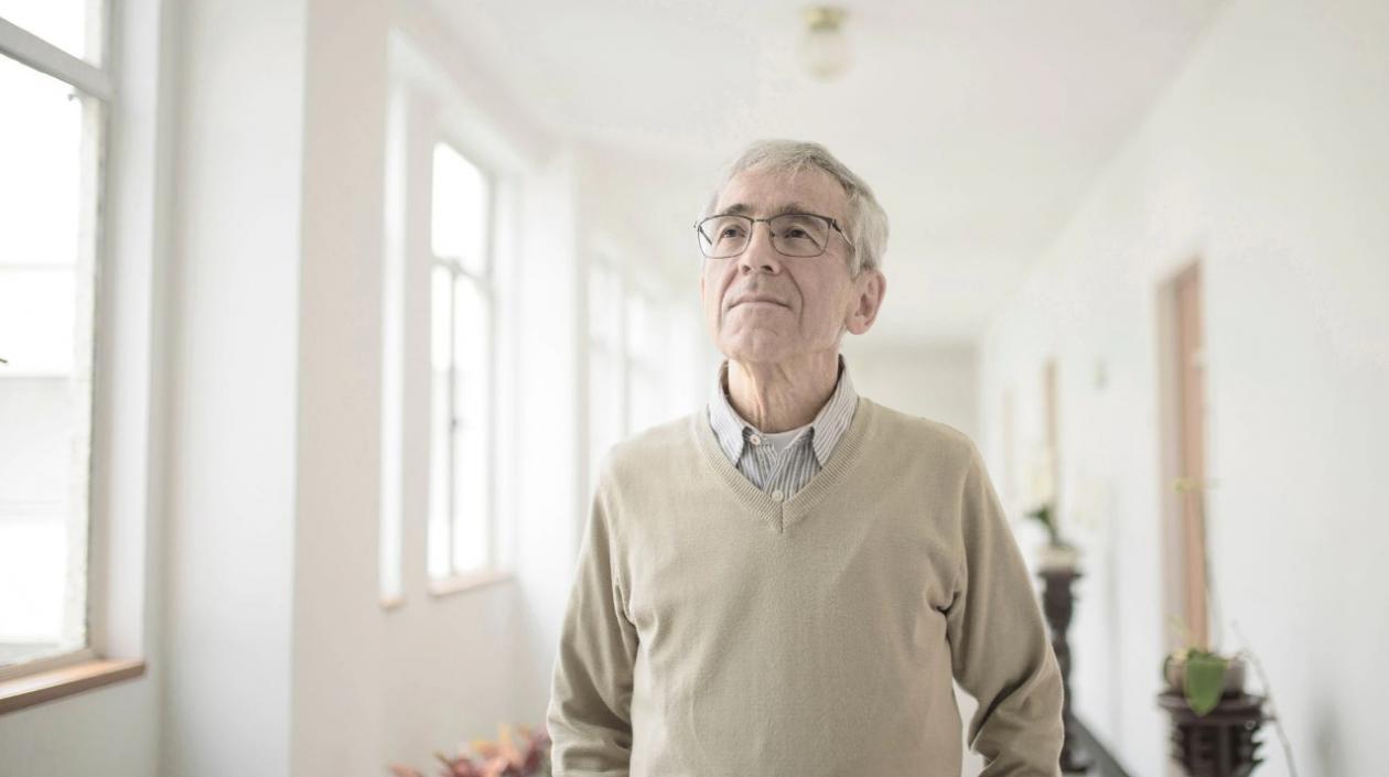 Sacerdote Francisco De Roux.