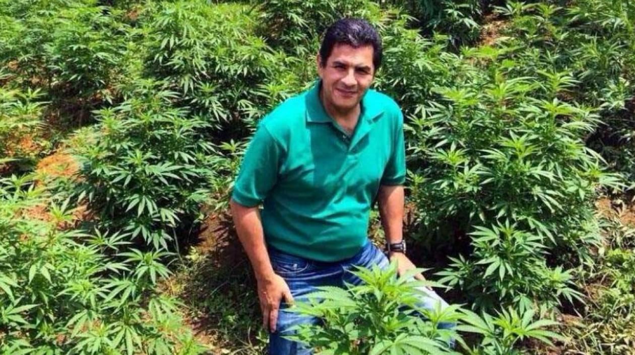 Jorge Iván Ospina, en la foto que compartió en Twitter para anunciar su propuesta